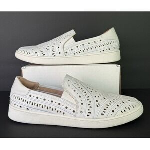 UGG Women's Size 11 Perforated White Leather Casual Slip On Loafer Shoes EUC